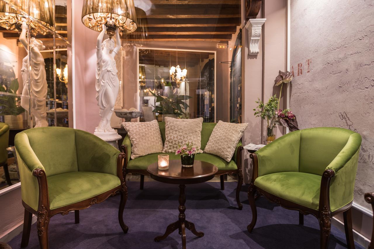 The Town House (Adults Only) 호텔 마르베야 외부 사진